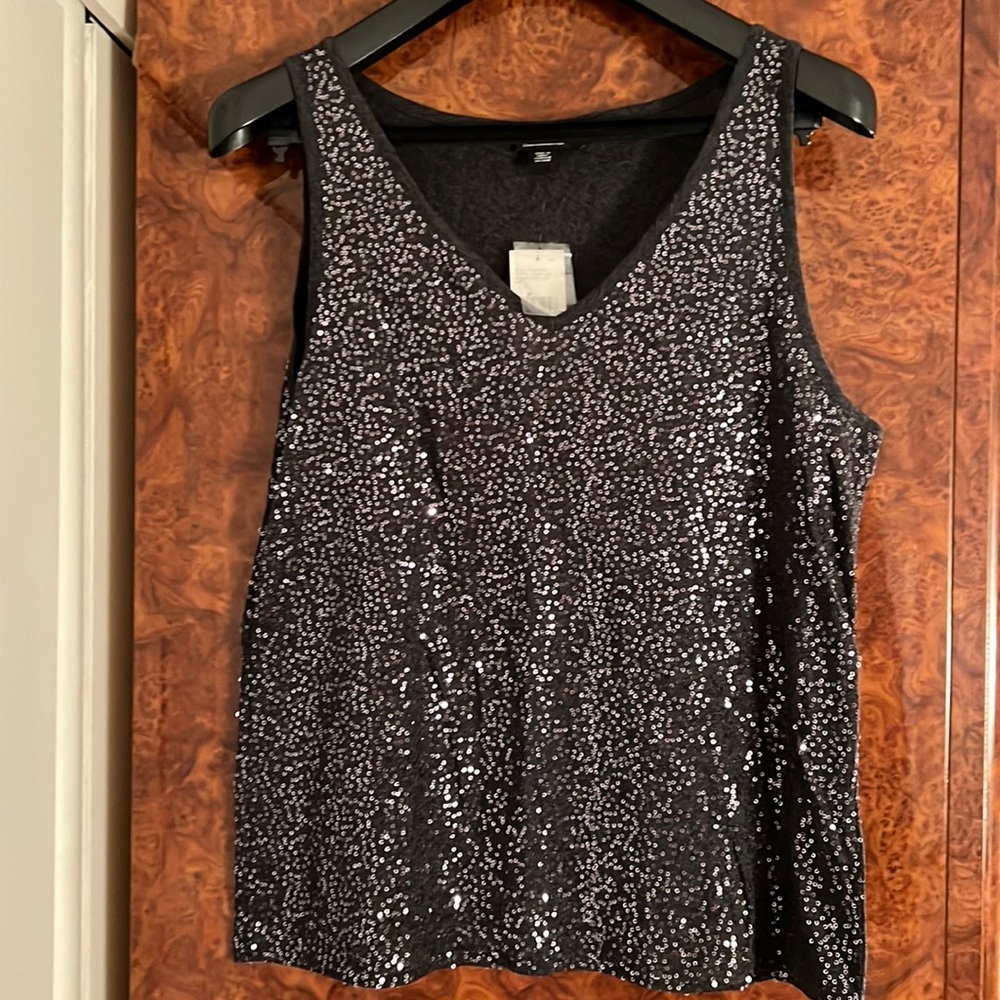 NEW DKNY sleeveless V neck top